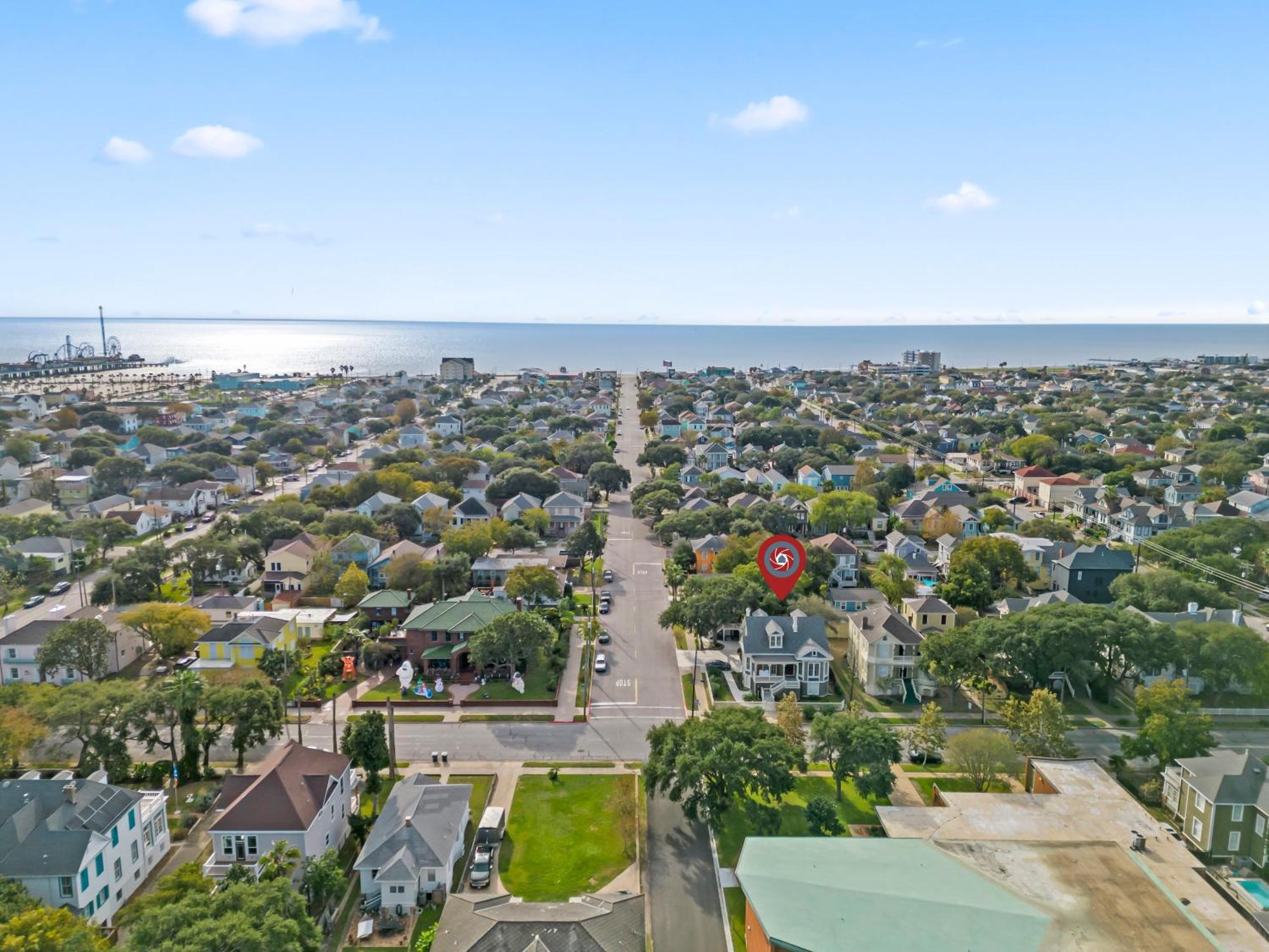 Historic Galveston Family Beach Home With 3 King Beds エクステリア 写真